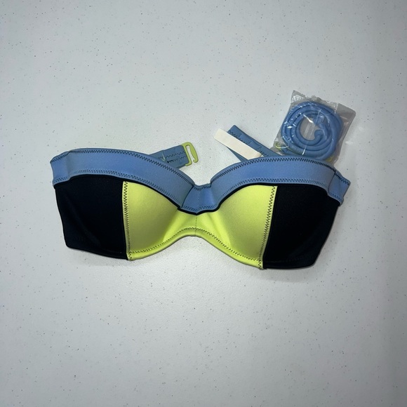 Victoria Secrets SWIM TOP - Picture 1 of 5